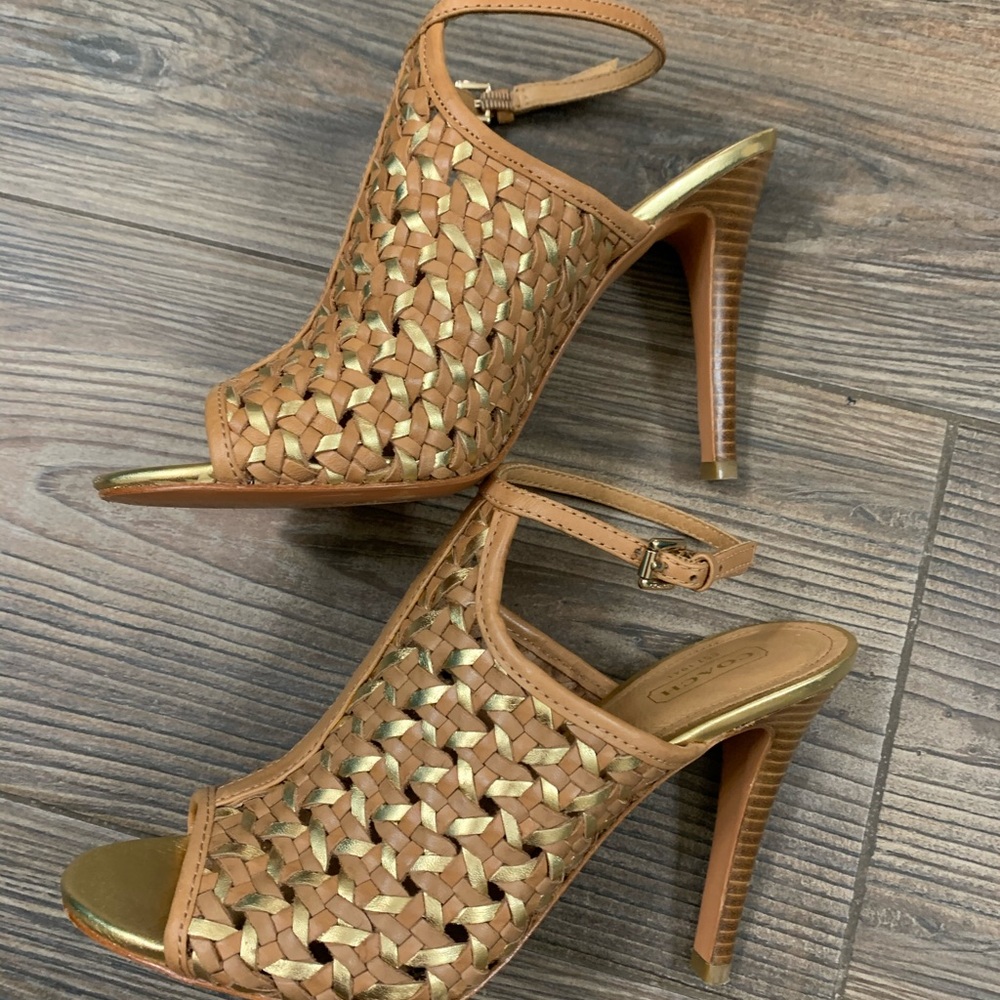 Coach Heels - Picture 3 of 4